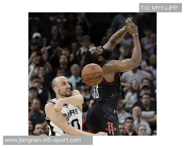 普总亲临观战准状元对决彼得森半场18分AJ贡献17分白人后卫狂砍33分10助攻